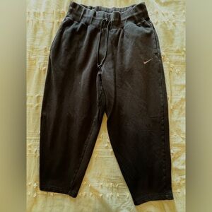 Women’s Nike Black Cropped Oversized Balloon Sweatpants